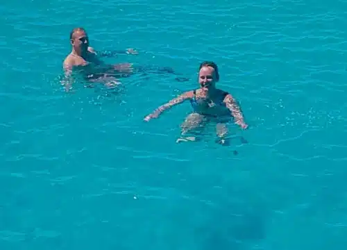 Delfin beobachtung und Schnorcheln