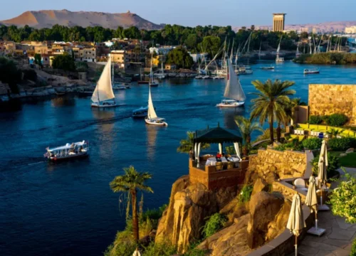 Bummeln über die Märkte von Luxor: Eine Reise durch traditionelle Kunsthandwerke