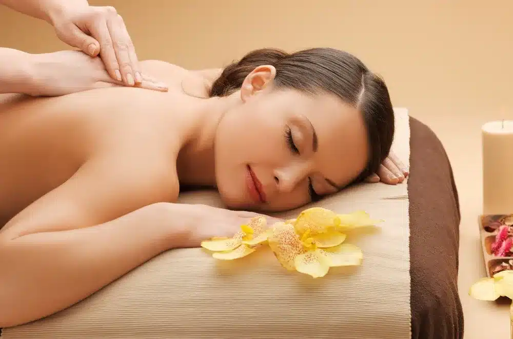 Erleben Sie Cleopatra Plus und Ganzkörpermassage