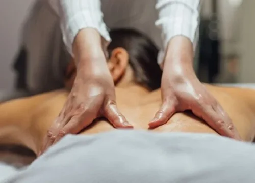 Erleben Sie Cleopatra Plus und Ganzkörpermassage