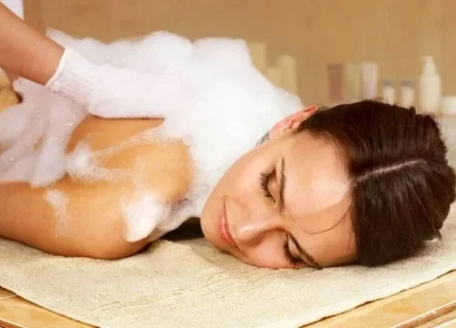 Erleben Sie Cleopatra Plus und Ganzkörpermassage