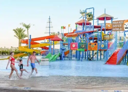 Makadi Water World mit Mittagessen, Getränken und Transfers