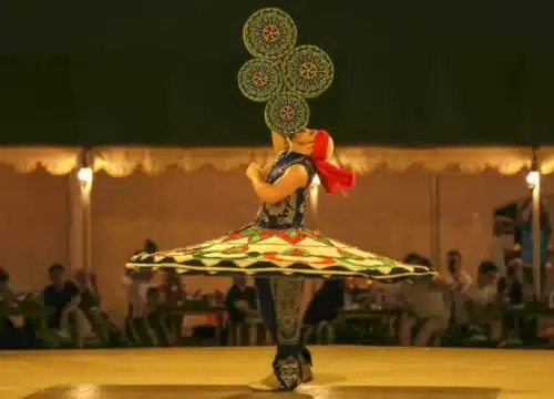 Kulturelle Abende in Hurghada – Shows, Folklore und ägyptische Küche