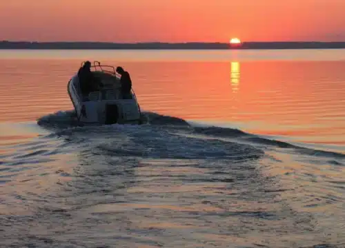 Der Zauber der Sonnenuntergänge vom Boot aus – Ein unvergessliches Erlebnis auf dem Roten Meer